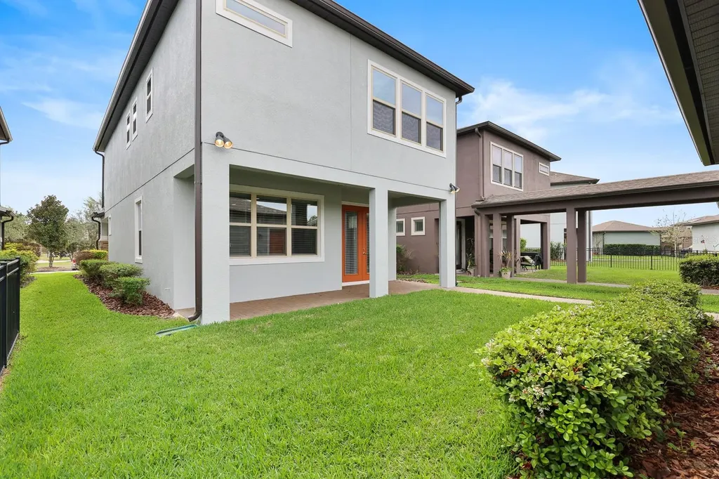 5707 Village Center Drive Lithia FL 33547