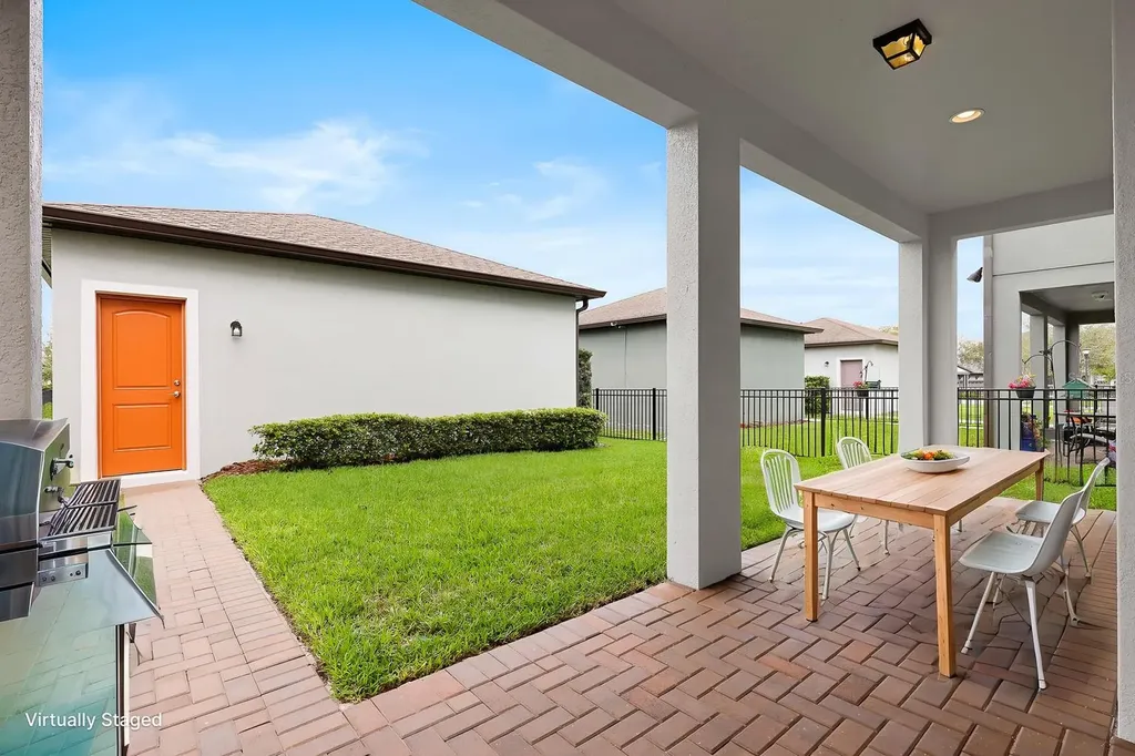 5707 Village Center Drive Lithia FL 33547