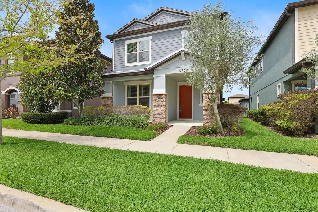 5707 Village Center Drive Lithia FL 33547