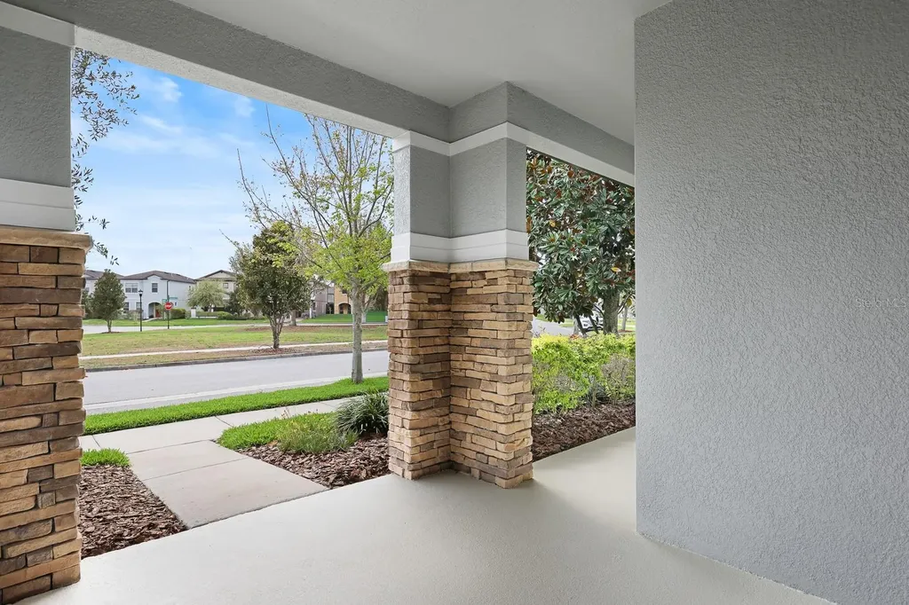 5707 Village Center Drive Lithia FL 33547
