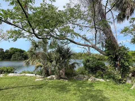 2807 48th Ave Dr W Bradenton FL 34207