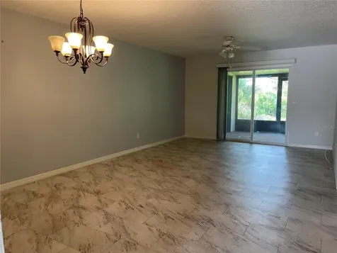 2807 48th Ave Dr W Bradenton FL 34207