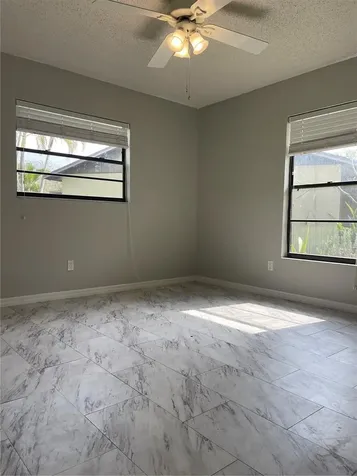 2807 48th Ave Dr W Bradenton FL 34207