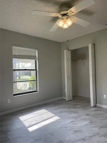 2807 48th Ave Dr W Bradenton FL 34207