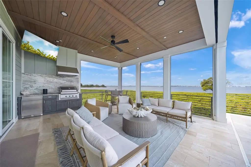 332 Harbour Sound Court Bradenton FL 34209