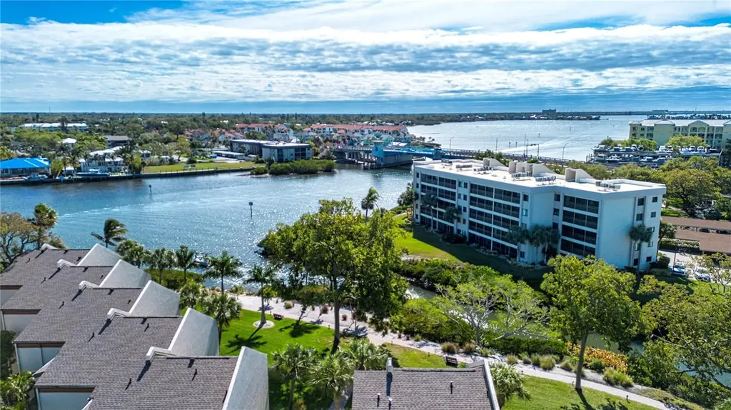 1700 Cove II Place Sarasota FL 34242