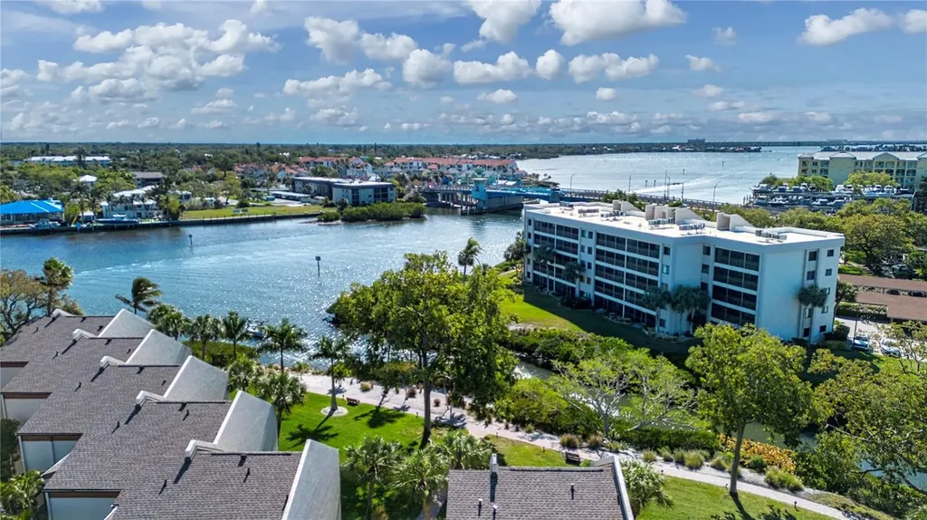 1700 Cove II Place Sarasota FL 34242