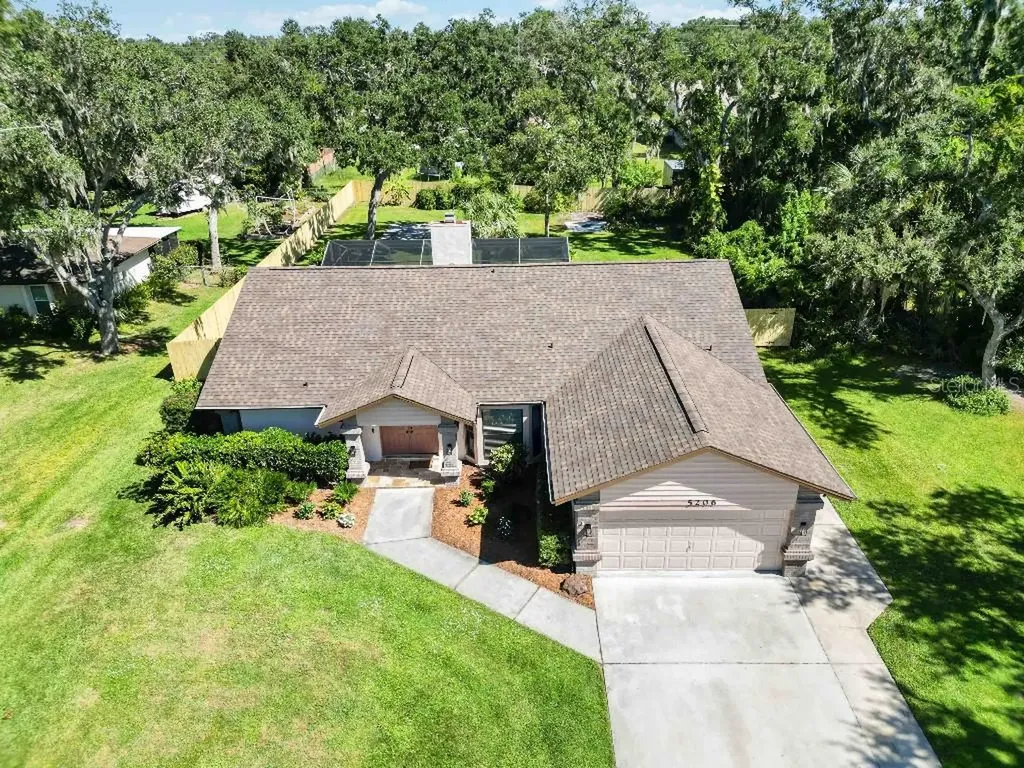 5206 Woodlawn Circle E Palmetto FL 34221