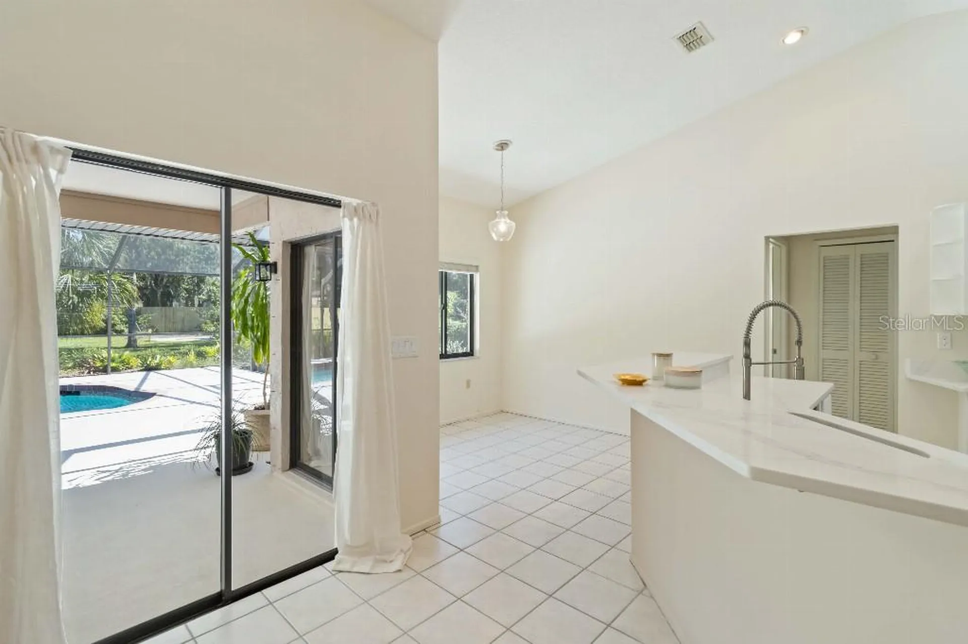 5206 Woodlawn Circle E Palmetto FL 34221