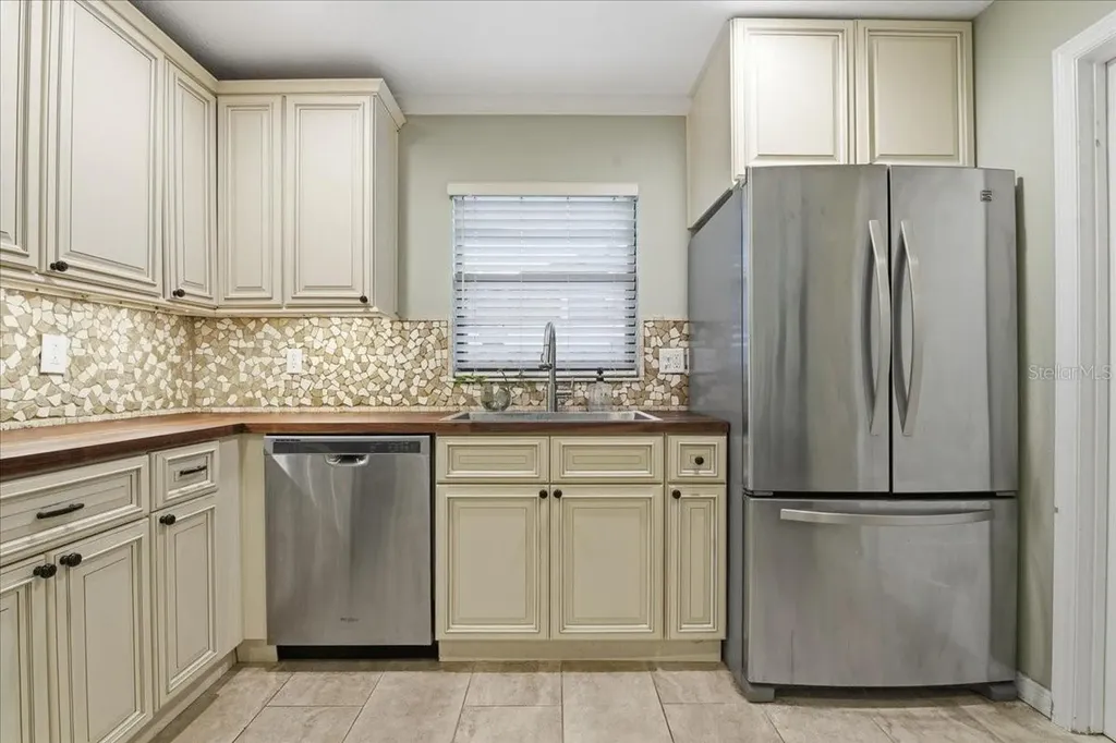 1467 Georgetowne Drive Sarasota FL 34232