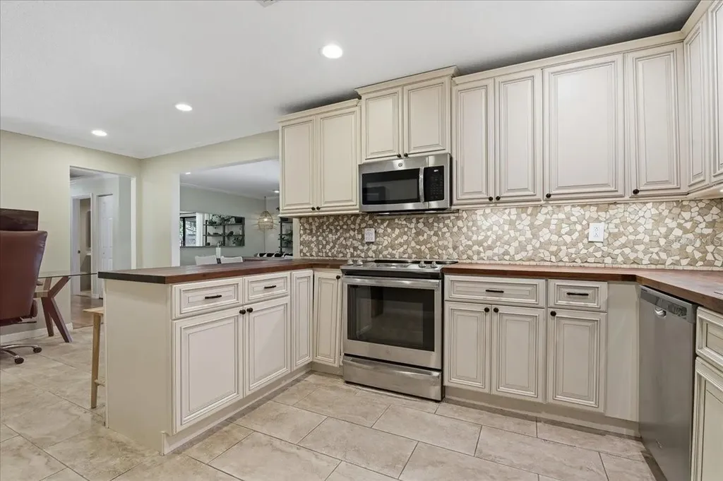 1467 Georgetowne Drive Sarasota FL 34232