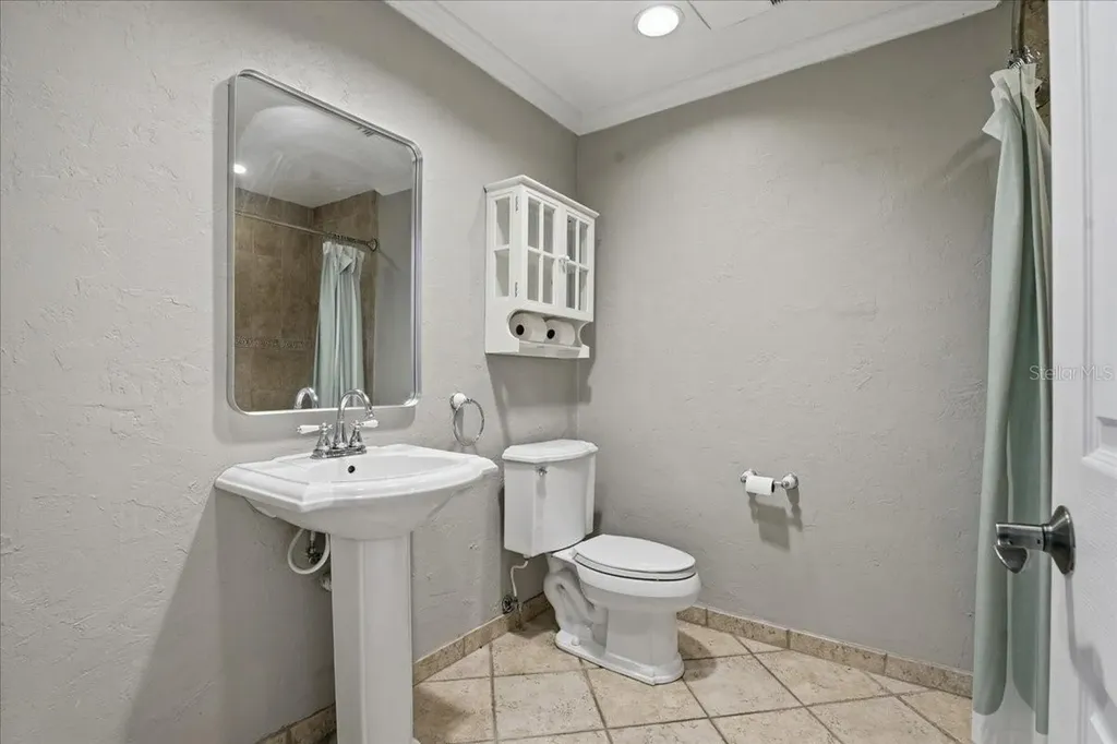 1467 Georgetowne Drive Sarasota FL 34232