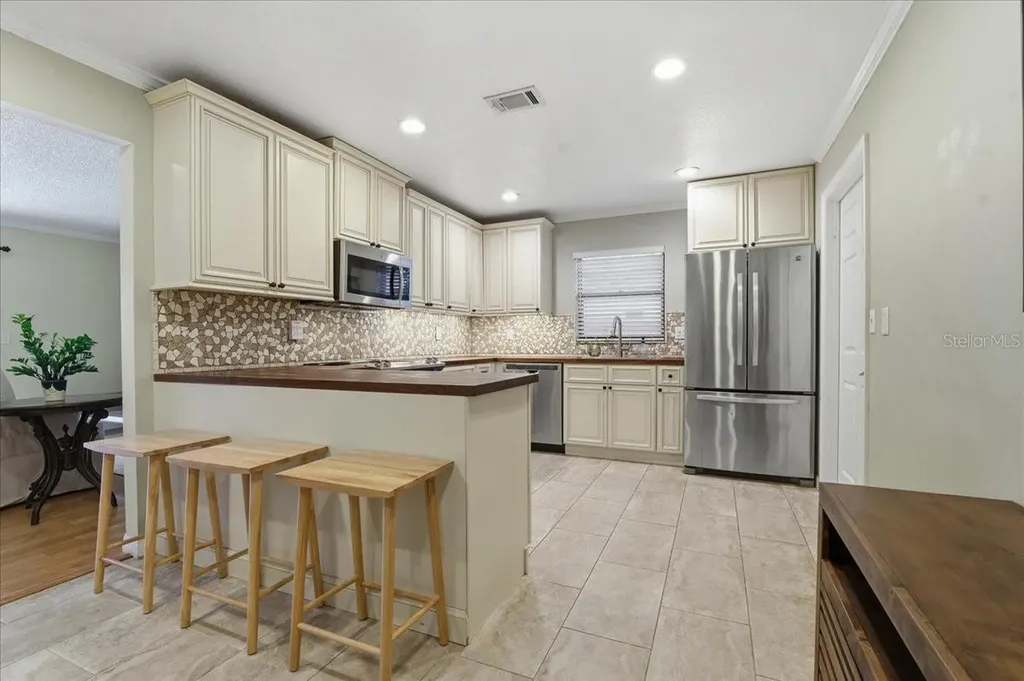 1467 Georgetowne Drive Sarasota FL 34232