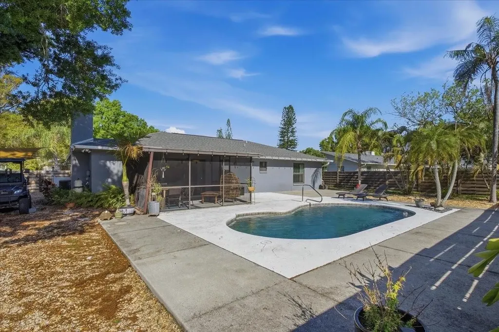 1467 Georgetowne Drive Sarasota FL 34232