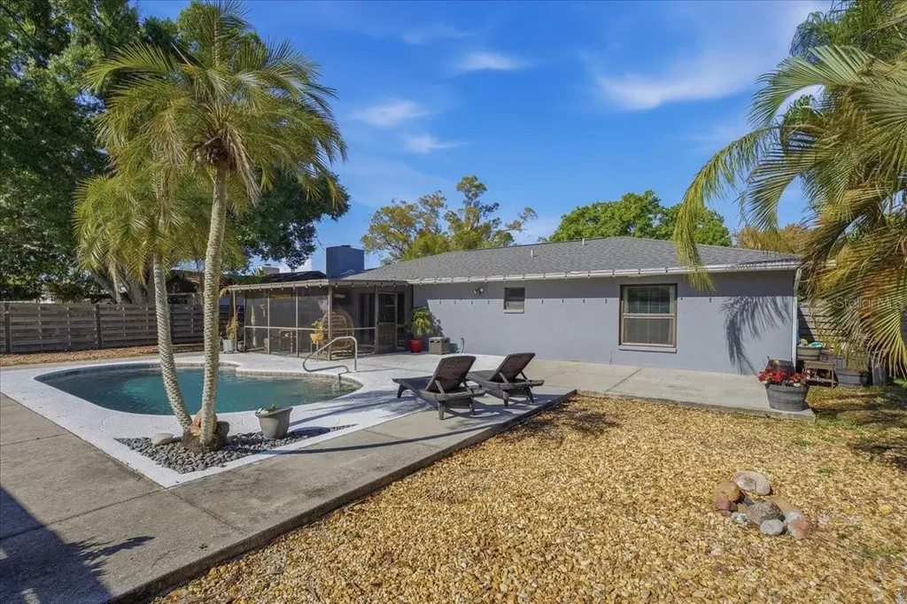 1467 Georgetowne Drive Sarasota FL 34232