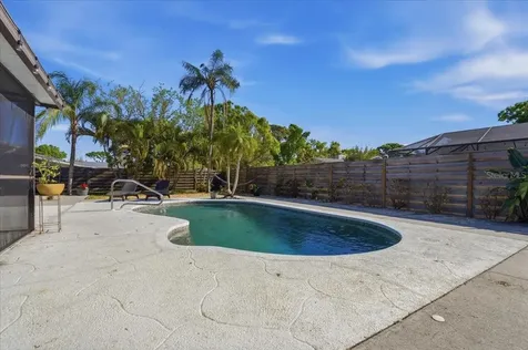 1467 Georgetowne Drive Sarasota FL 34232