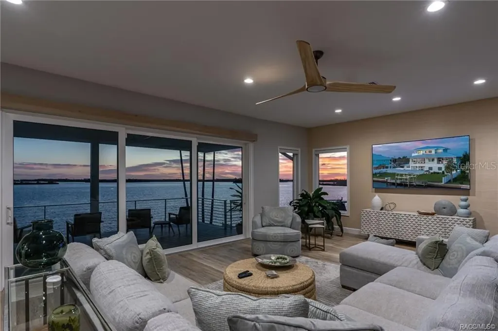 12010 W Bayshore Drive Crystal River FL 34429