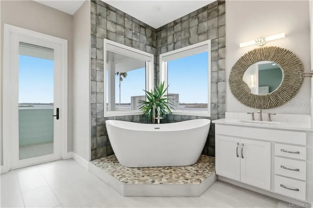 12010 W Bayshore Drive Crystal River FL 34429