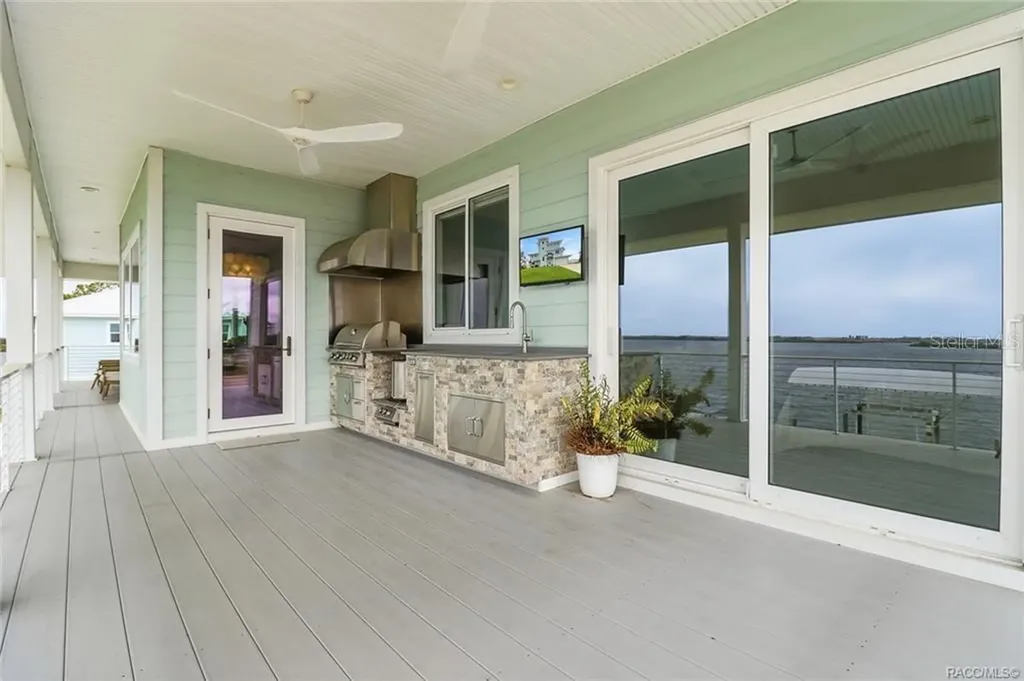 12010 W Bayshore Drive Crystal River FL 34429