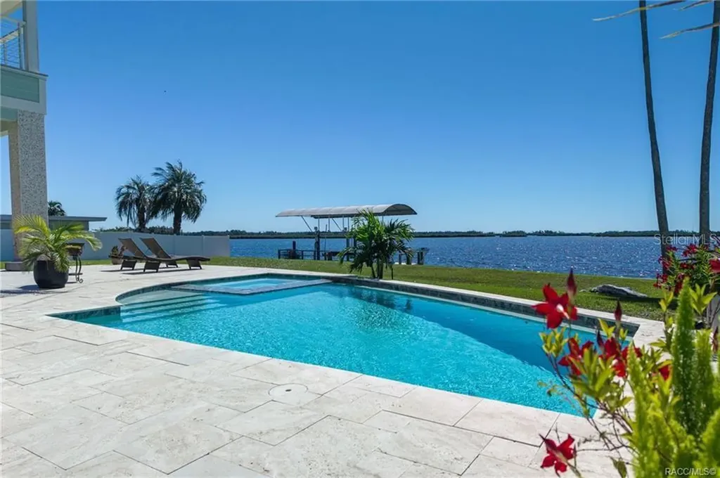 12010 W Bayshore Drive Crystal River FL 34429