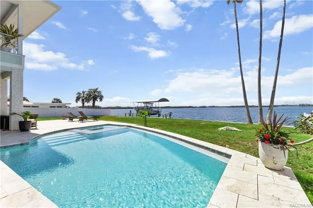 12010 W Bayshore Drive Crystal River FL 34429