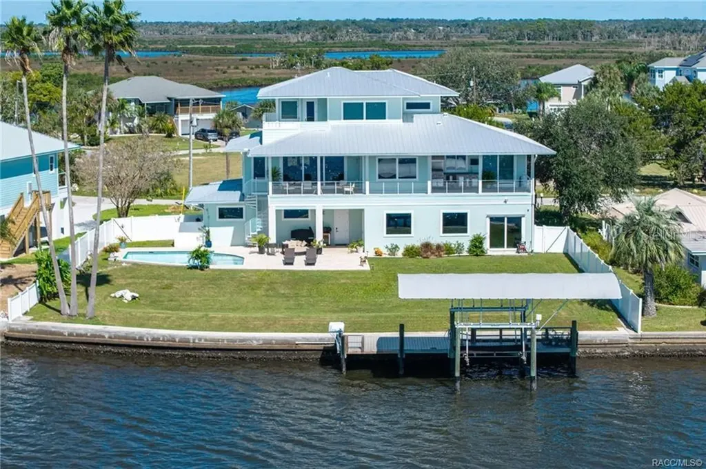 12010 W Bayshore Drive Crystal River FL 34429