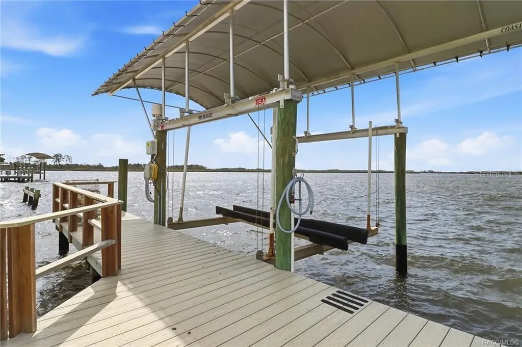 12010 W Bayshore Drive Crystal River FL 34429