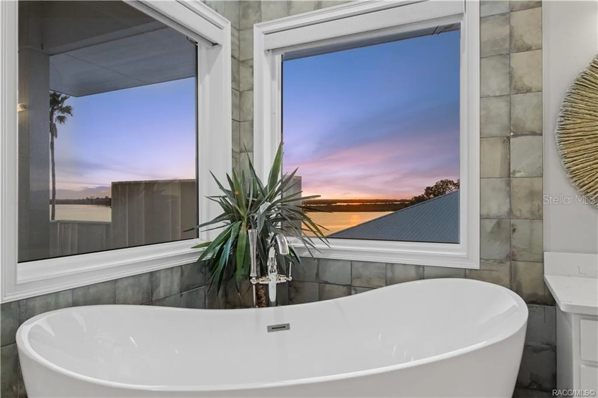12010 W Bayshore Drive Crystal River FL 34429