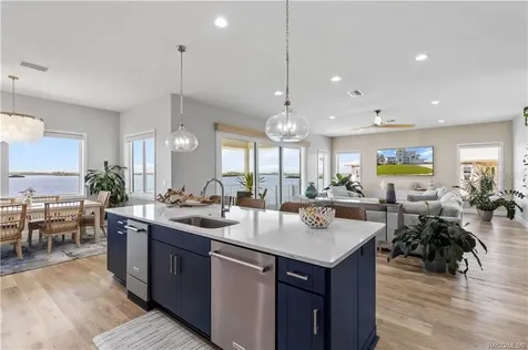 12010 W Bayshore Drive Crystal River FL 34429