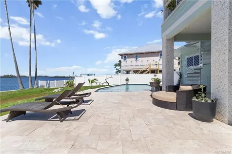 12010 W Bayshore Drive Crystal River FL 34429