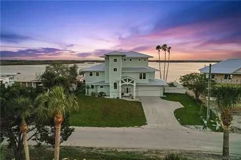 12010 W Bayshore Drive Crystal River FL 34429