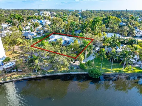 1559 7th Avenue W Bradenton FL 34205