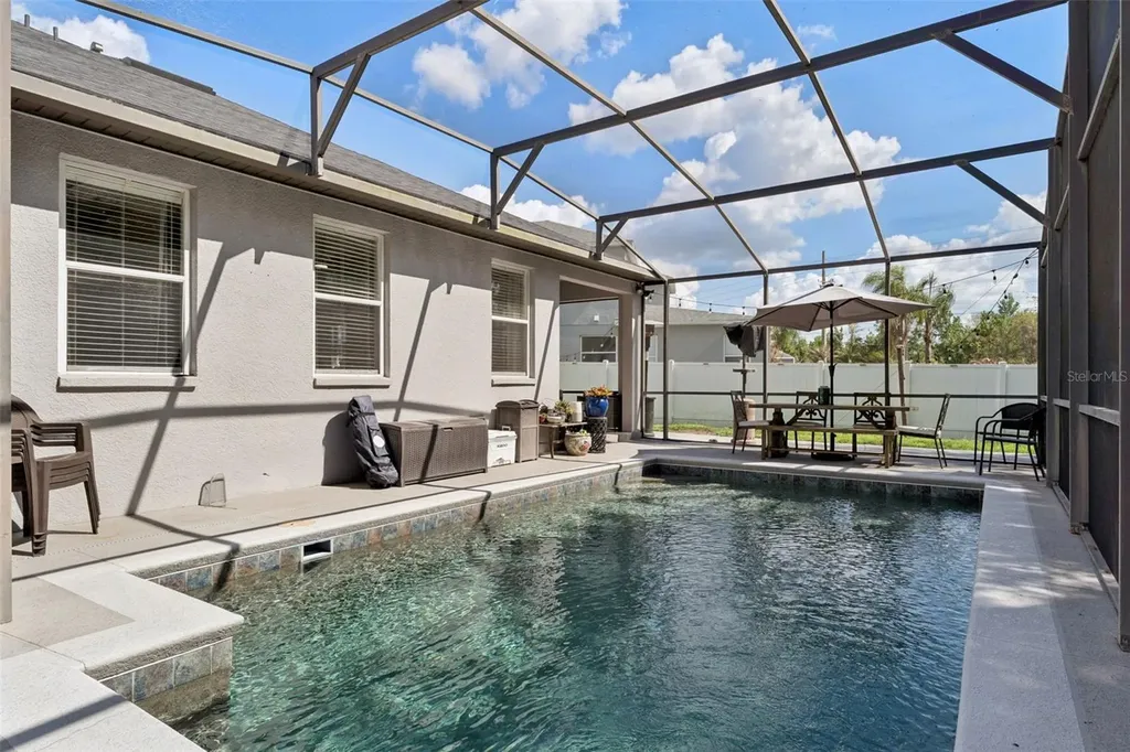 10484 Eastpark Lake Drive Orlando FL 32832