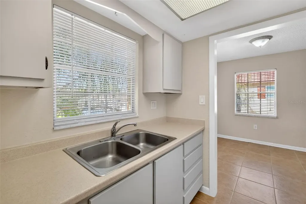 1112 W Main Street Leesburg FL 34748