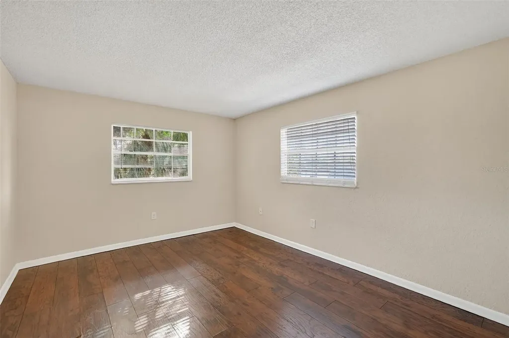 1112 W Main Street Leesburg FL 34748