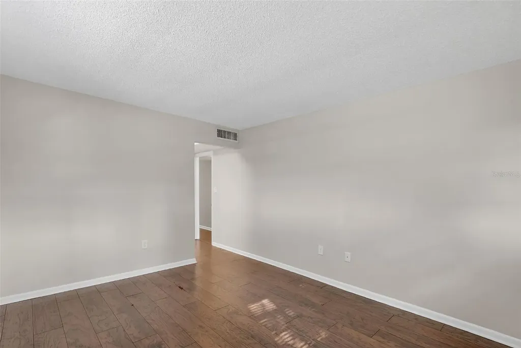 1112 W Main Street Leesburg FL 34748