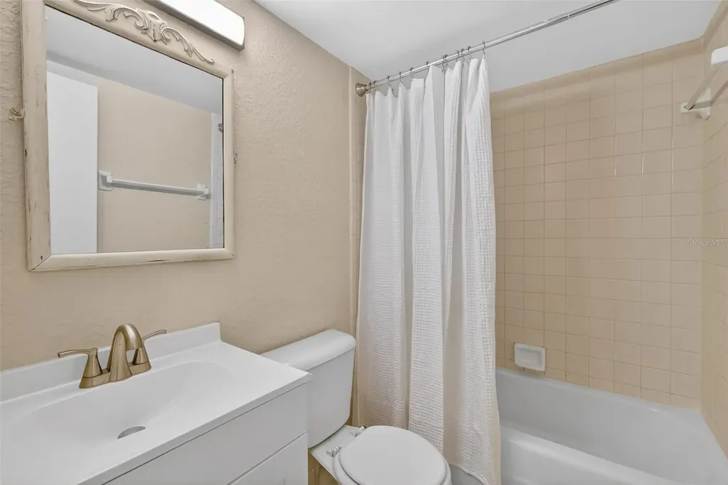 1112 W Main Street Leesburg FL 34748