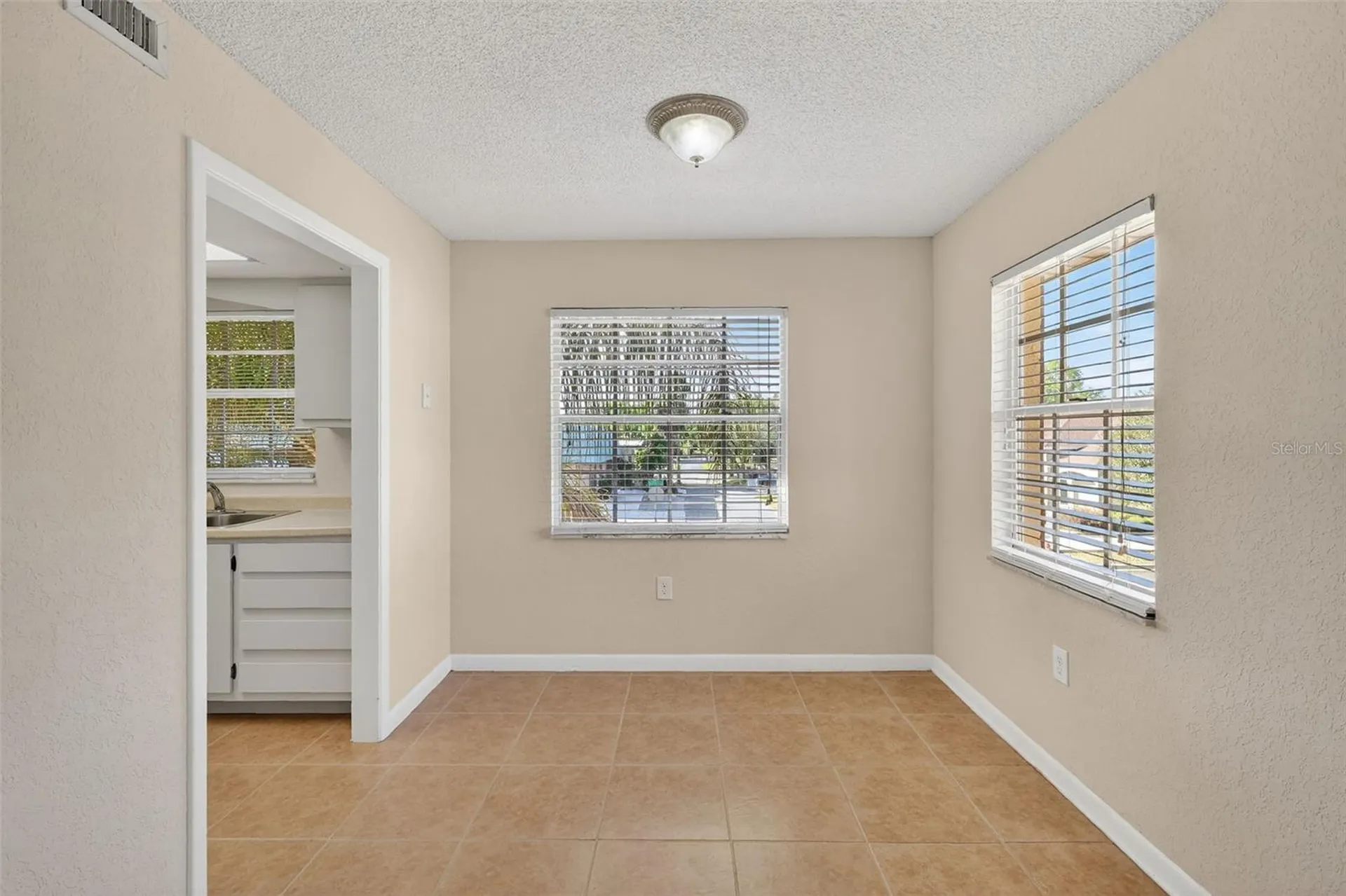 1112 W Main Street Leesburg FL 34748