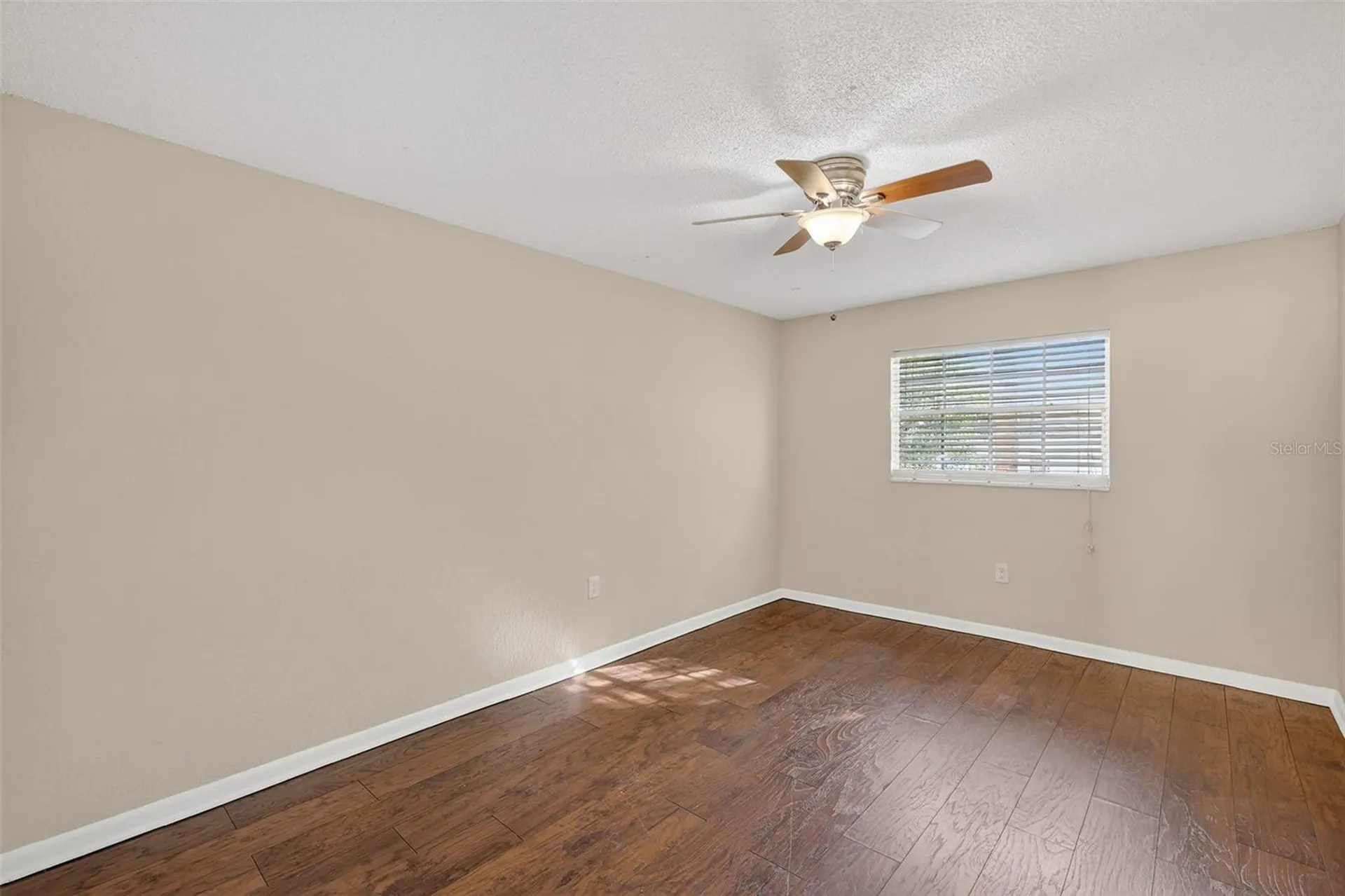 1112 W Main Street Leesburg FL 34748