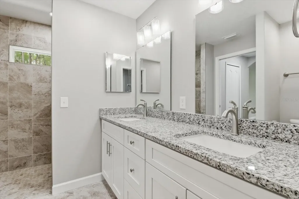 341 E Mcfaddin Place Dunnellon FL 34434
