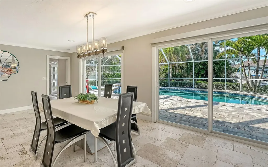 121 Holly Avenue Sarasota FL 34243