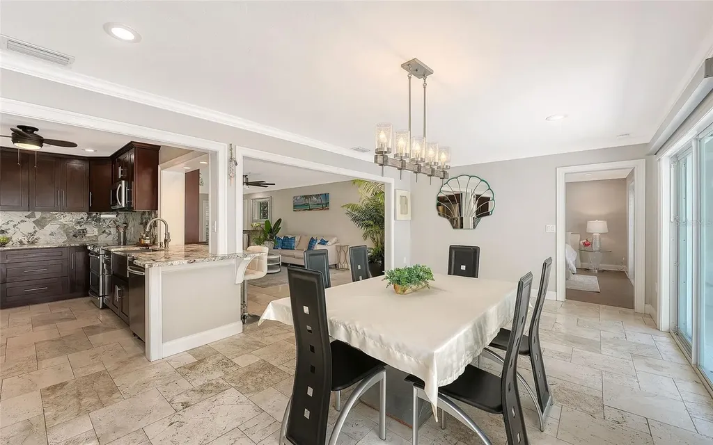 121 Holly Avenue Sarasota FL 34243