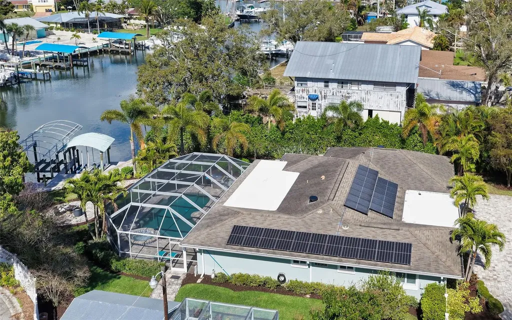 121 Holly Avenue Sarasota FL 34243