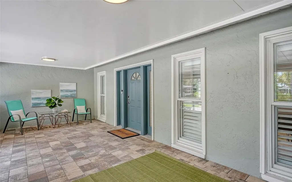121 Holly Avenue Sarasota FL 34243