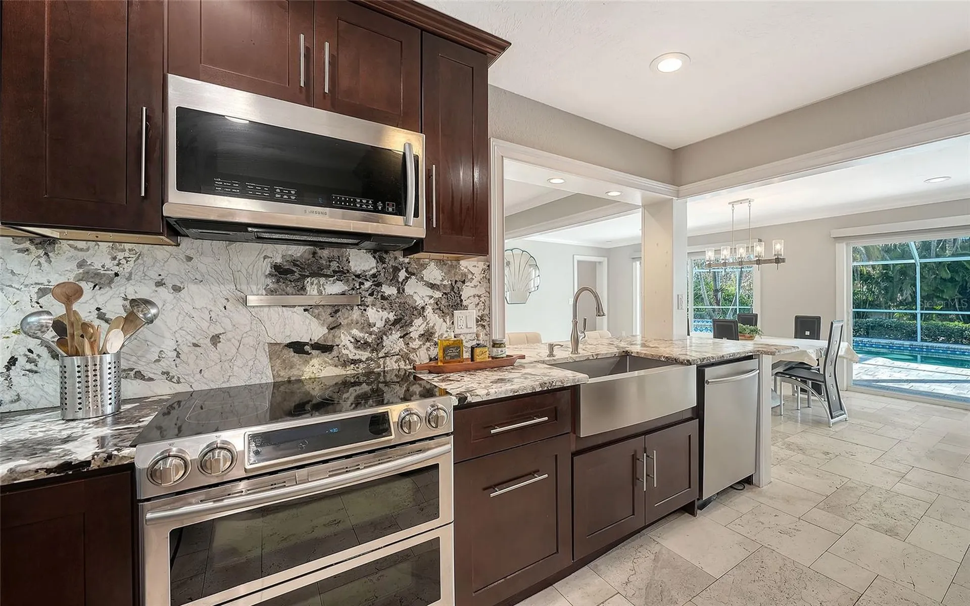 121 Holly Avenue Sarasota FL 34243