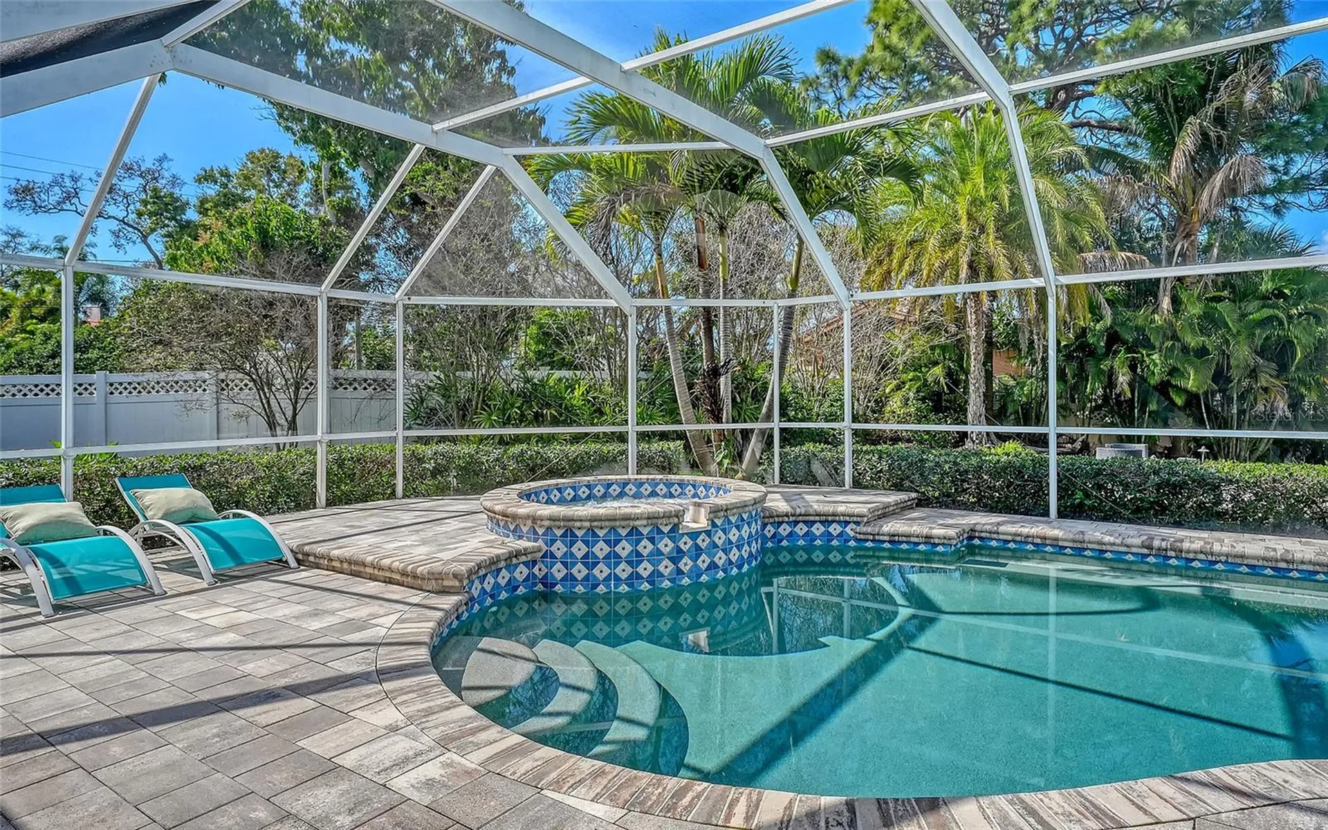 121 Holly Avenue Sarasota FL 34243