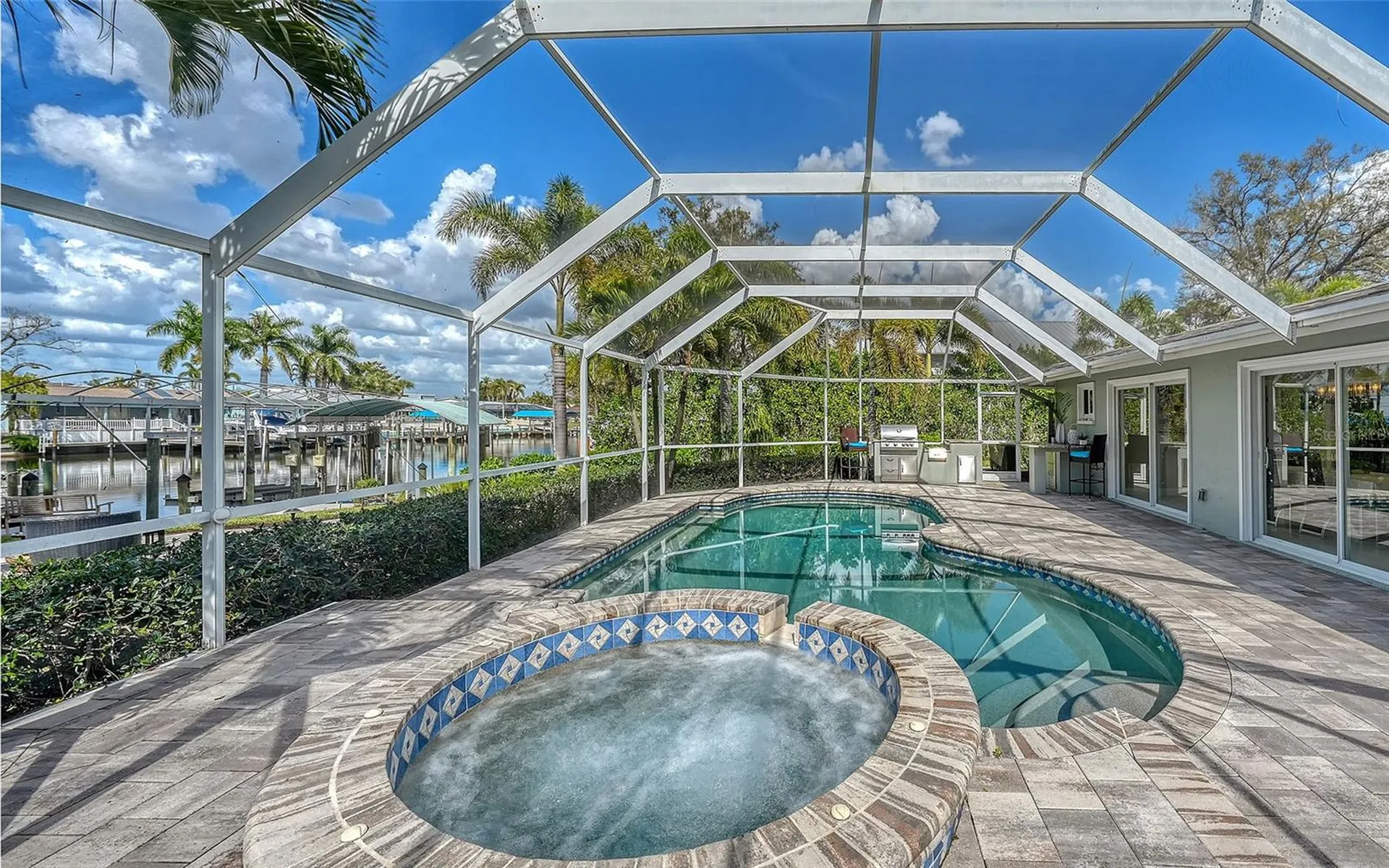 121 Holly Avenue Sarasota FL 34243