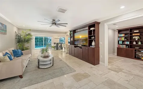 121 Holly Avenue Sarasota FL 34243