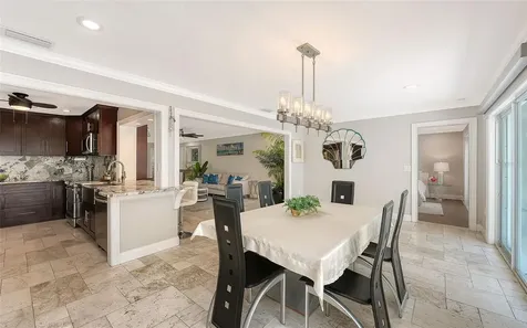 121 Holly Avenue Sarasota FL 34243