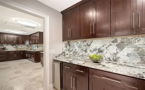 121 Holly Avenue Sarasota FL 34243